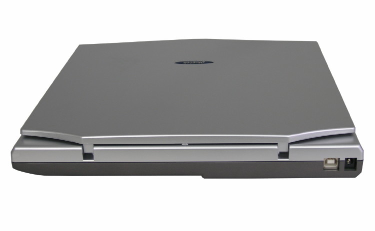 Планшетный сканер OpticSlim 550 Plus - вид спереди