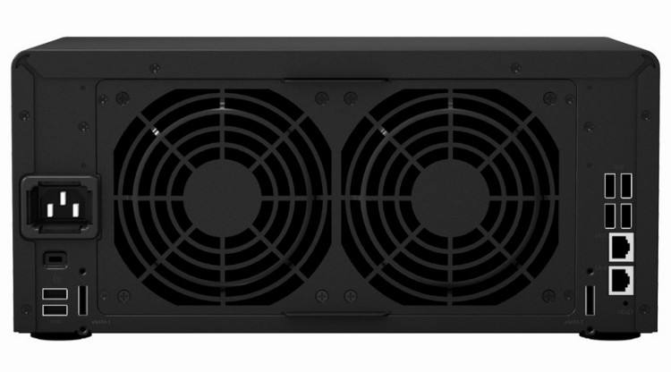 5-�� �������� ������� ���������� Synology Disk Station  DS1812+ - ��� �����