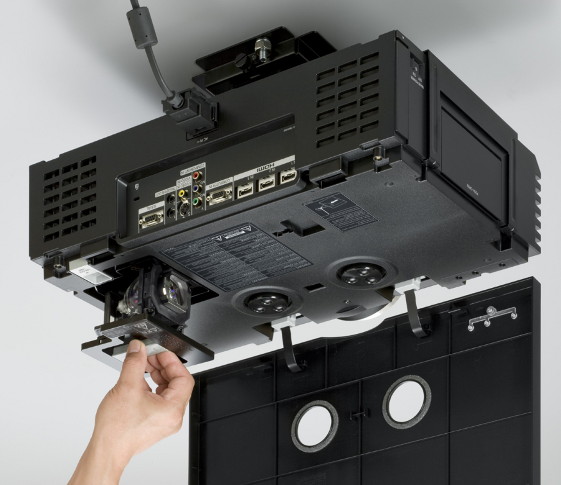 �������� Panasonic PT-AE4000E - ������ �����