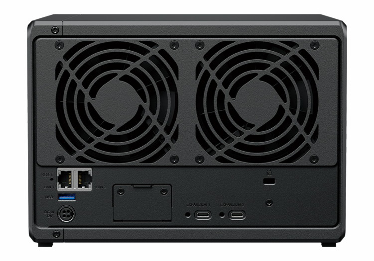 5-�� �������� ������� ���������� Synology Disk Station  DS1525+ - ��� �����