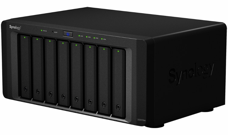 5-�� �������� ������� ���������� Disk Station  DS2015xs - ��� �������